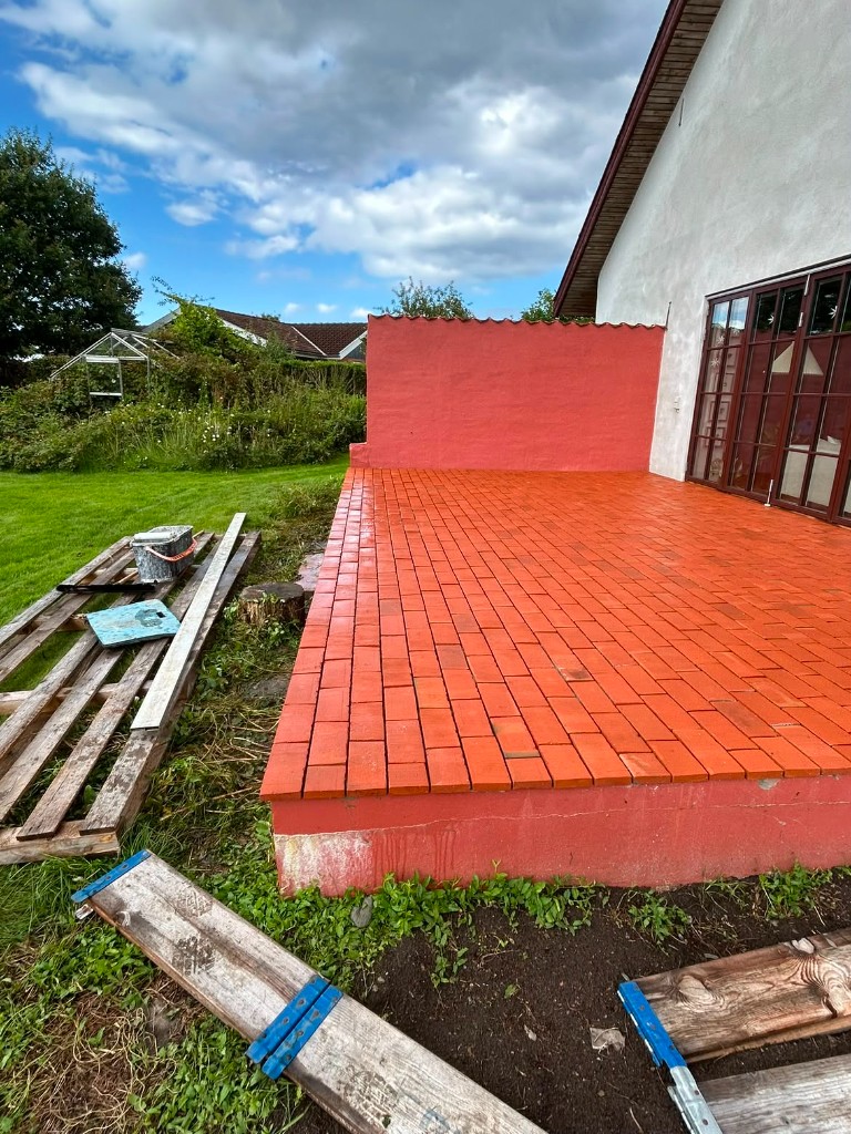 Terrasse i terracotta-tegl